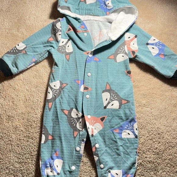 Lovely Fox Hooded Long-sleeve Romper 0-6 - Picture 3 of 3